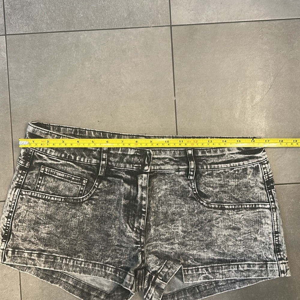 Norma Kamali Boot Leg Jean Short - Picture 9 of 13